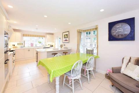 5 bedroom cottage for sale, Townshott Close, Great Bookham KT23