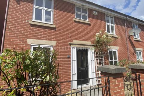 3 bedroom house to rent, Boston Street, Manchester M15