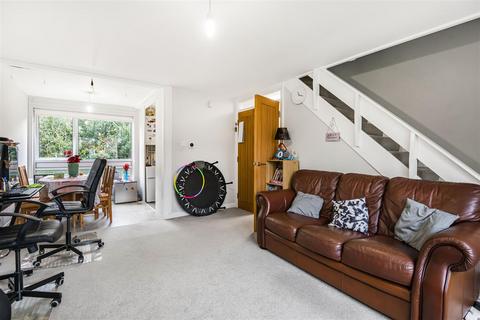 2 bedroom maisonette for sale, Lima Court, Bath Road, Reading