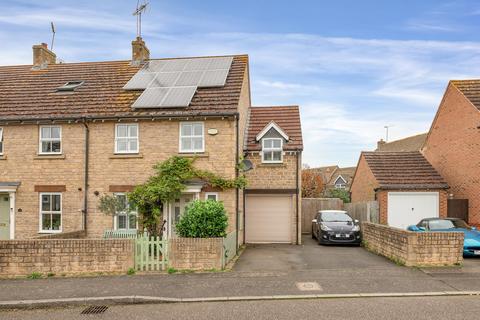 4 bedroom end of terrace house for sale, Dexter Way, Warmington, Oundle, PE8