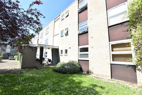 1 bedroom apartment to rent, Hepple Close, Isleworth