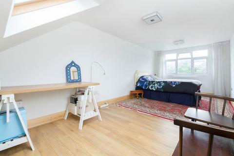 26 Loxton Road, London, SE23 2ET