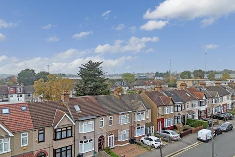 29 Clinton Crescent, Ilford, IG6 3AH