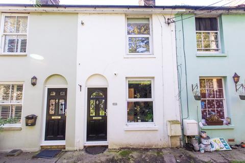 2 bedroom terraced house to rent, Grove Place, Faversham, ME13