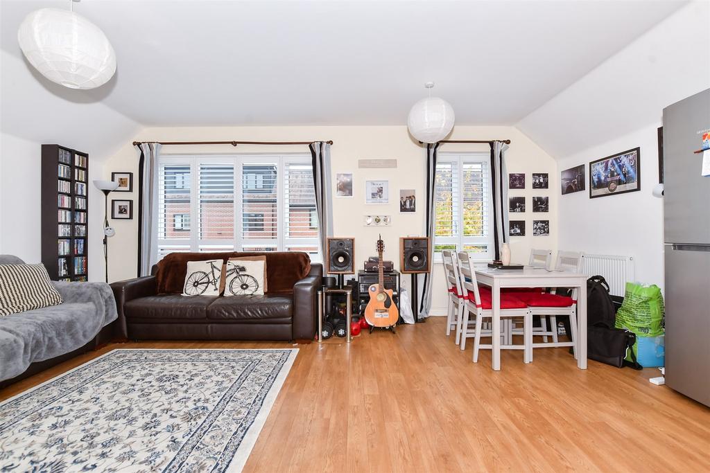 Kitchen/Living Area