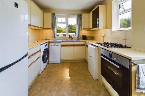 3 bedroom semi-detached house to rent, Maple Gardens, Bath