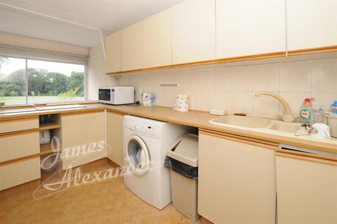 2 bedroom flat for sale, Meller Close, Croydon