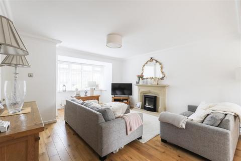 4 bedroom detached house for sale, Kensington Gardens, Carlton NG4