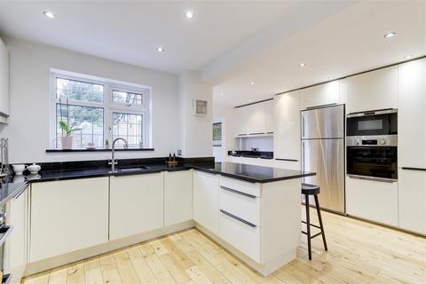 4 bedroom detached house for sale, Kensington Gardens, Carlton NG4