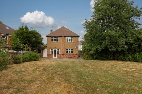 59 Medina Avenue, Esher, KT10 9TJ