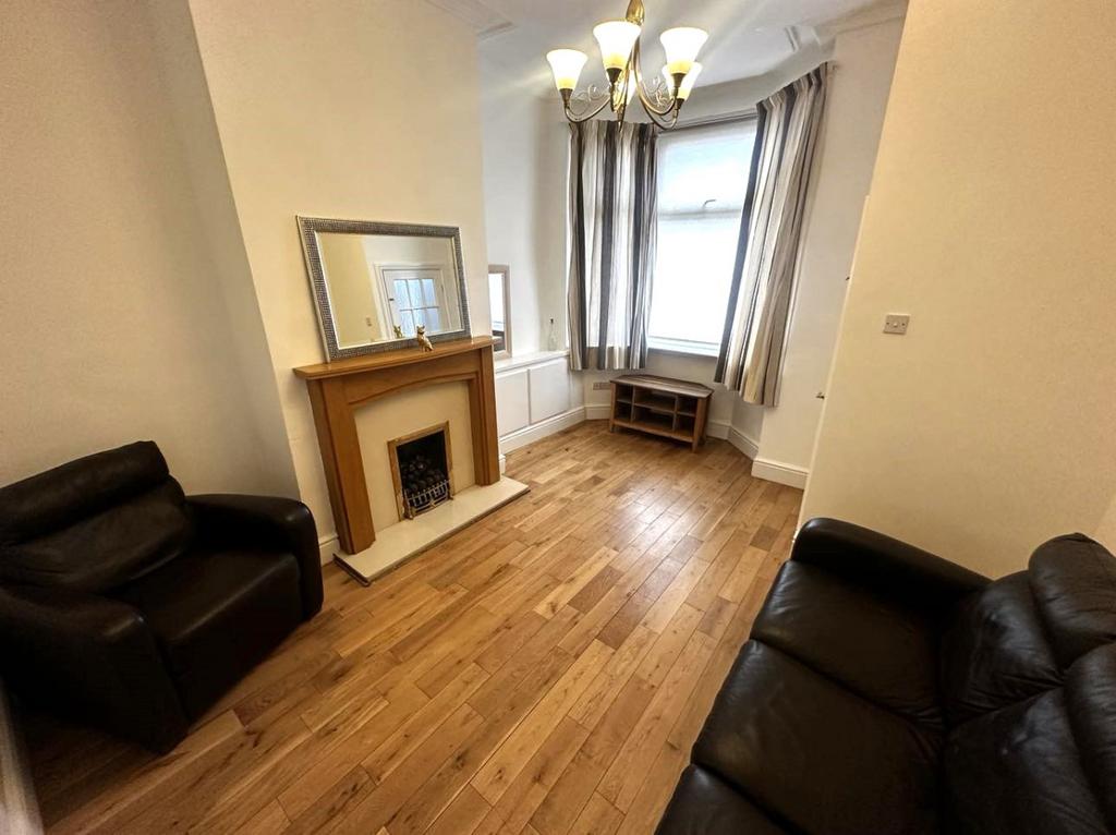 57 Shuttleworth Road