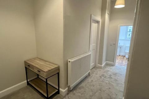 3 bedroom flat to rent, Gilmore Place, Edinburgh EH3