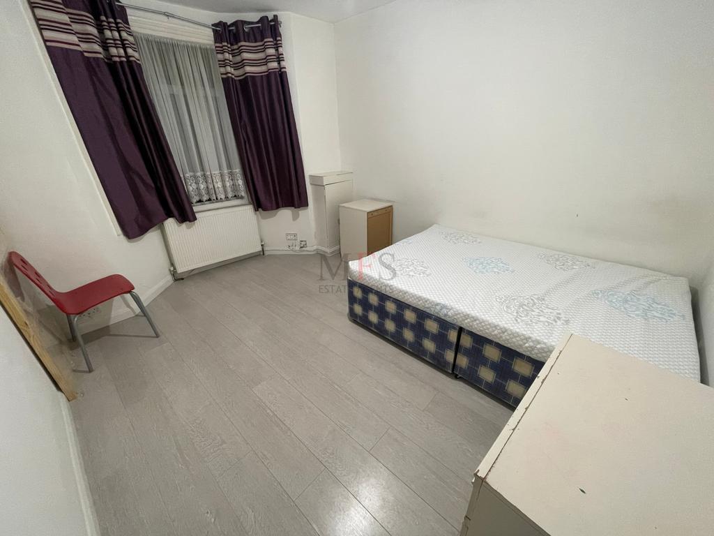 House in Southall - View 5