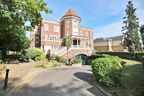Flat 17, Eastwick Lodge, 4 Village Road, Enfield, EN1 2FB