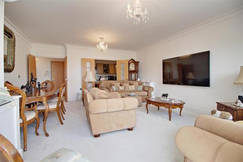 Flat 17, Eastwick Lodge, 4 Village Road, Enfield, EN1 2FB