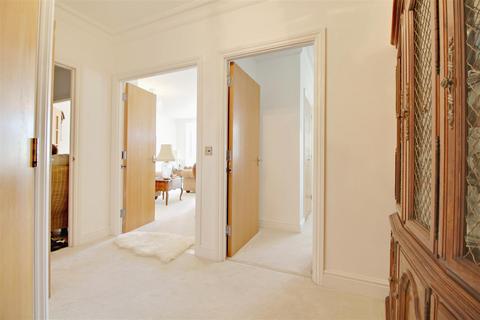 Flat 17, Eastwick Lodge, 4 Village Road, Enfield, EN1 2FB