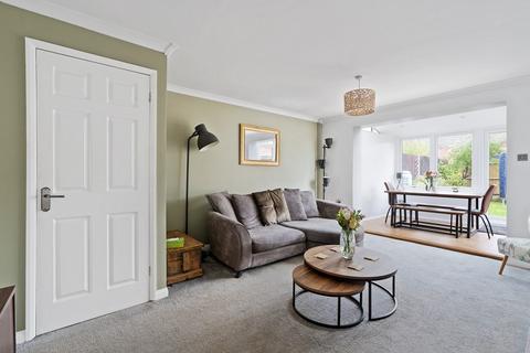 2 bedroom end of terrace house for sale, Calbourne, Netley Abbey, Southampton, Hampshire. SO31 5GS