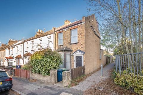 3 bedroom end of terrace house to rent, Stanley Road, South Harrow, Harrow, HA2