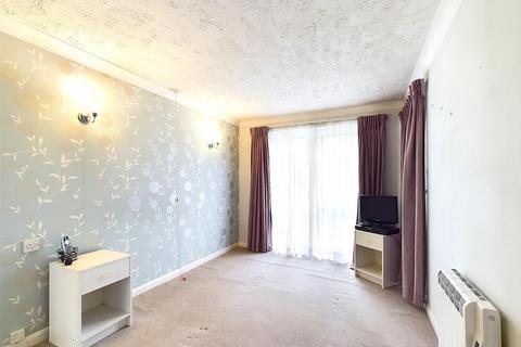 2 bedroom retirement property for sale, Wood Lane, Ruislip HA4