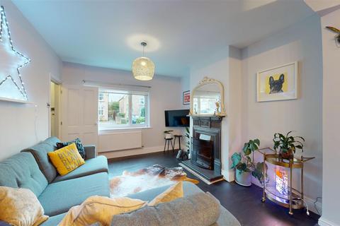 3 bedroom terraced house for sale, Queens Walk, Stamford