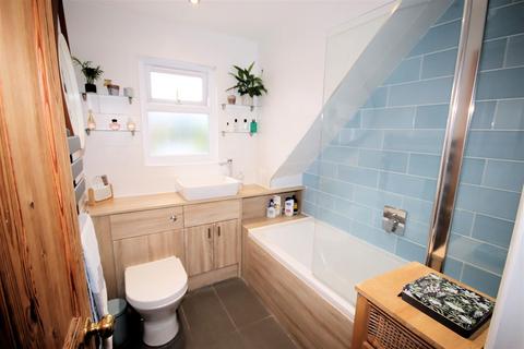 3 bedroom semi-detached house for sale, Meadow Road, Toddington, Dunstable