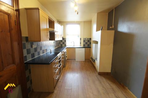 3 bedroom terraced house to rent, Earlesmere Avenue, Doncaster DN4