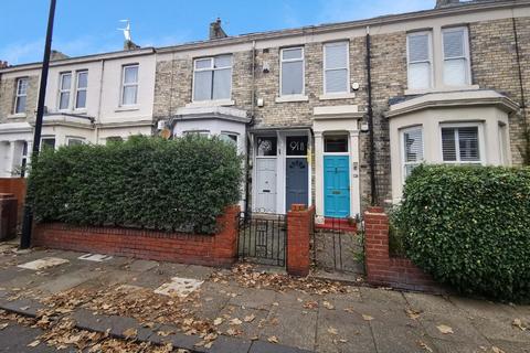 3 bedroom flat to rent, Park Crescent, North Shields, NE30