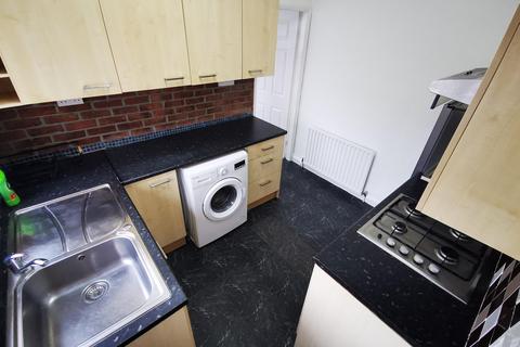 3 bedroom flat to rent, Park Crescent, North Shields, NE30