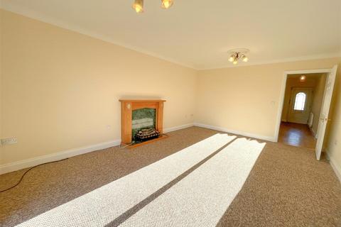 3 bedroom detached bungalow to rent, Aberdale Road, Polegate BN26