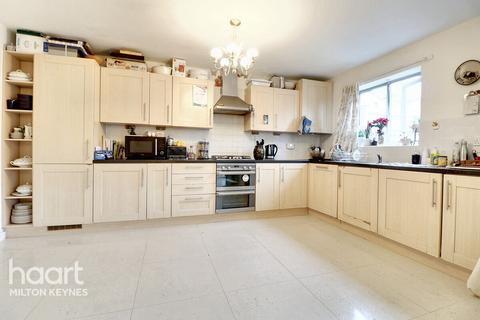 4 bedroom detached house for sale, Aran Court, Oakridge Park