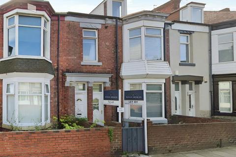 4 bedroom flat to rent, Stanhope Road, South Shields