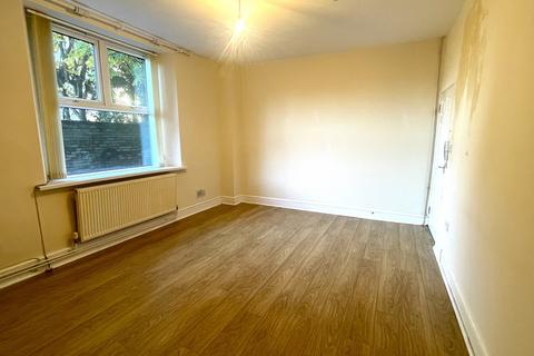 1 bedroom flat to rent, Stow Park Court, ,