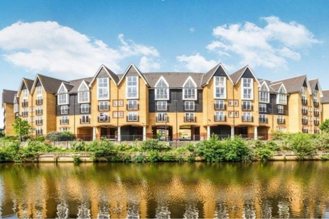 2 bedroom apartment to rent, St. Peters Street, Maidstone ME16