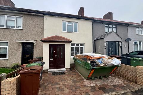 3 bedroom terraced house to rent, Monmouth Road, Dagenham RM9