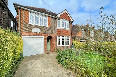 6 bedroom detached house to rent, Queen Eleanors Road, Guildford, Surrey, GU2