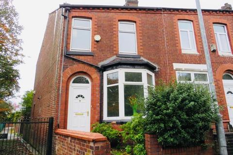 3 bedroom end of terrace house to rent, Goddard street. Oldham OL8 1LQ