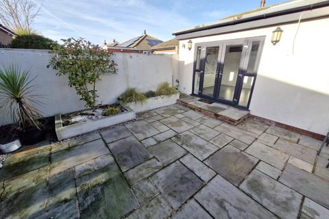 3 bedroom bungalow to rent, Grange Avenue, Thornton-Cleveleys, FY5