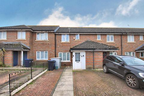 3 bedroom terraced house for sale, Cookham Close, Southall UB2