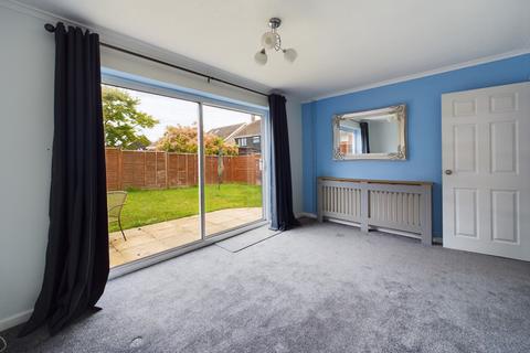 2 bedroom end of terrace house to rent, Frobisher Close, Thetford, IP24