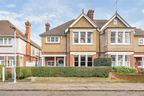 5 bedroom house for sale, Shaftesbury Avenue, Bedford