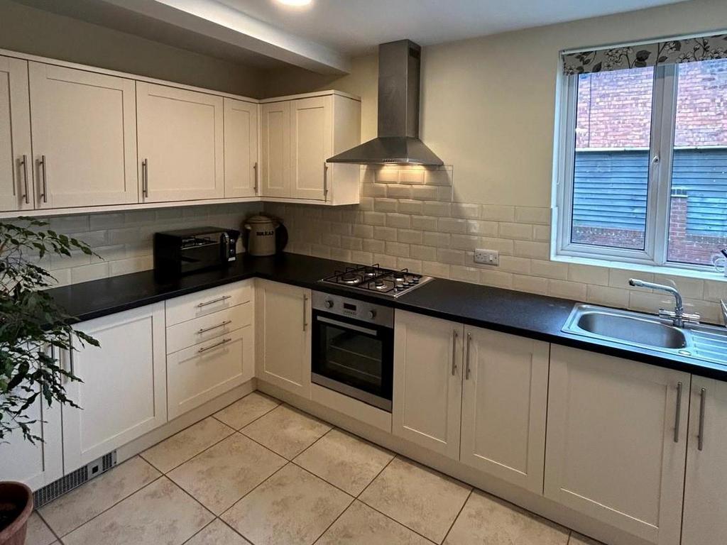 Kitchen 4.jpg