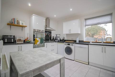 10 Aylestone Drive, Leicester, LE2 8QD