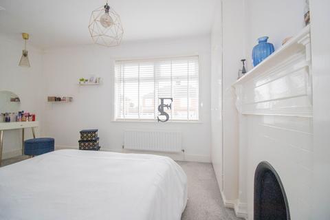 10 Aylestone Drive, Leicester, LE2 8QD