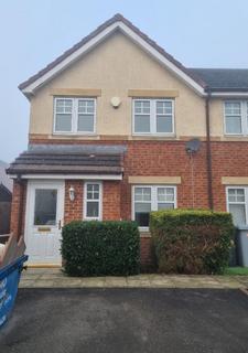 3 bedroom end of terrace house to rent, Skylark Close, Crewe CW1