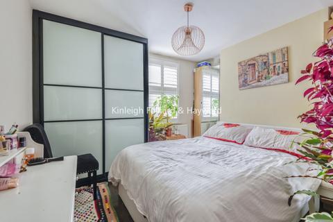 2 bedroom house to rent, High Street London NW7