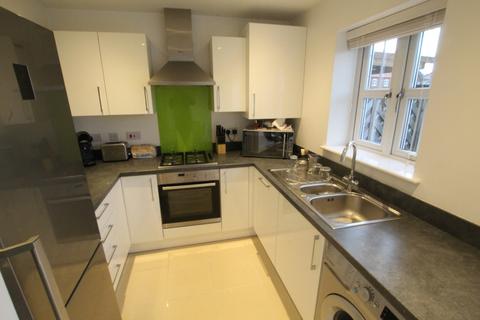 3 bedroom end of terrace house to rent, Shinewater Park, Kingswood, Hull, East Riding of Yorkshire, UK, HU7