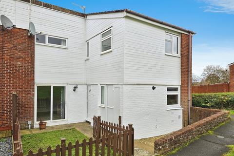 3 bedroom end of terrace house to rent, 12 Orkney Close, Basingstoke