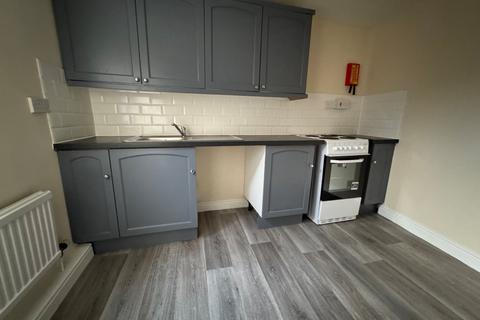 3 bedroom flat to rent, North Street, Ripon, North Yorkshire, HG4