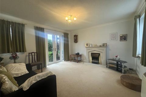 2 bedroom maisonette to rent, Bramble Close, Redhill, Surrey, RH1