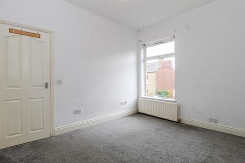 2 bedroom end of terrace house to rent, Westfield Street, Ossett WF5